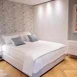 Seven Luxury Тирана