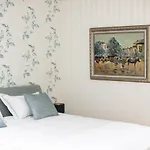 Seven Luxury * Tirana