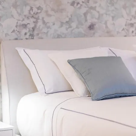 Seven Luxury Tiran