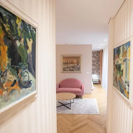 Seven Luxury * Тирана