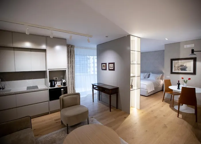 Seven Luxury * Tirana