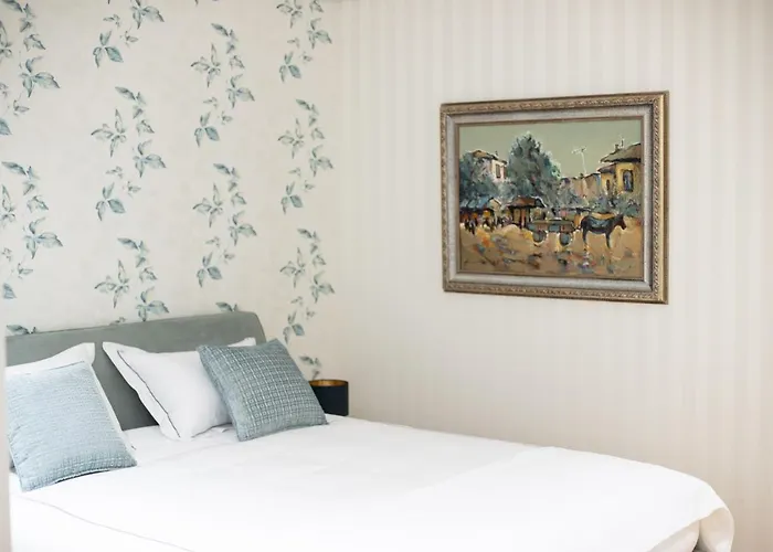 Seven Luxury * Tirana