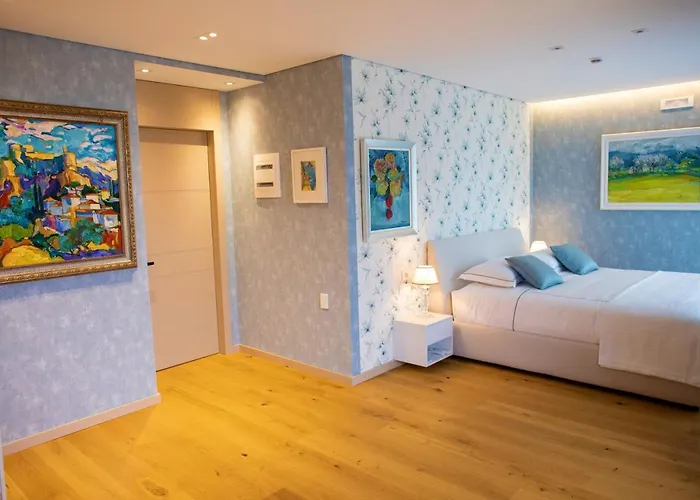 Seven Luxury * Tirana