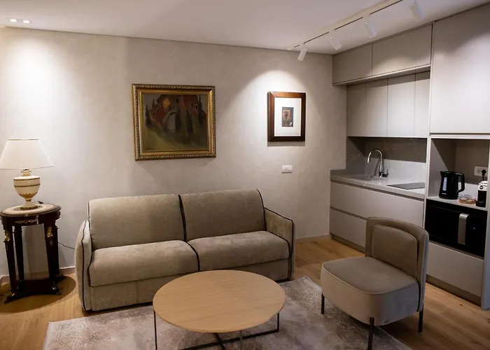 Seven Luxury * Tirana