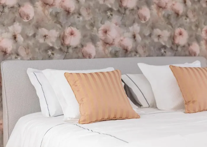 Seven Luxury * Tirana