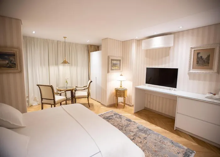 Seven Luxury تيرانا